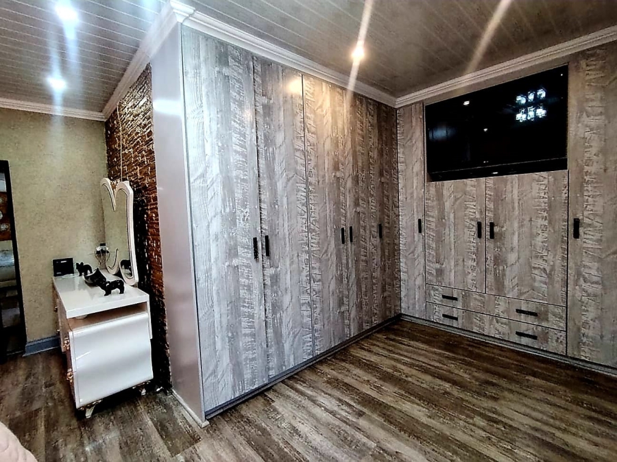 4 Bedroom Property for Sale in West Bank Eastern Cape